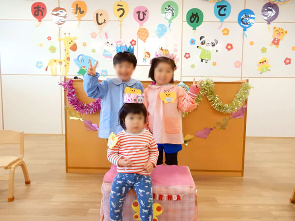 サンタリーベ保育園4月お誕生日会