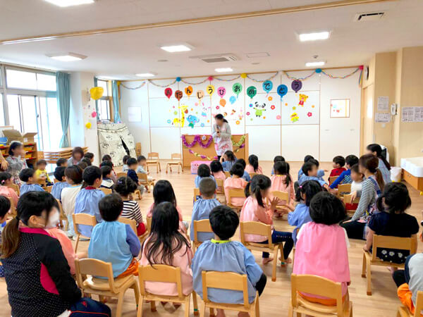 サンタリーベ保育園4月お誕生日会