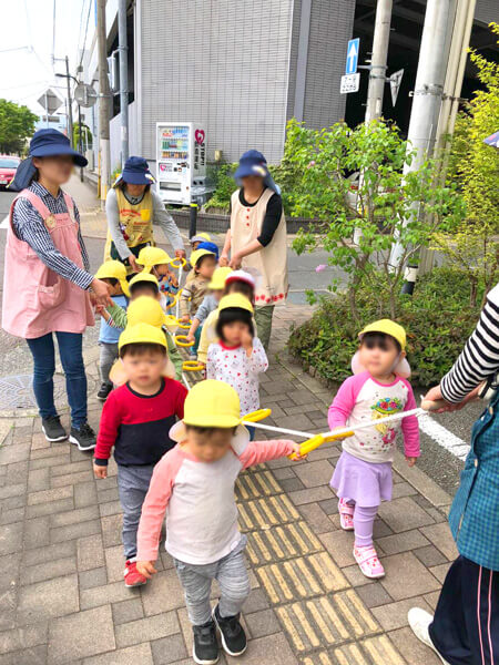 サンタリーベ保育園 お散歩