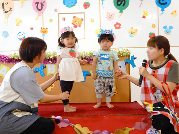 サンタリーベ保育園-5月お誕生日会