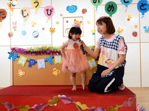 サンタリーベ保育園-5月お誕生日会