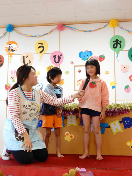 サンタリーベ保育園-5月お誕生日会