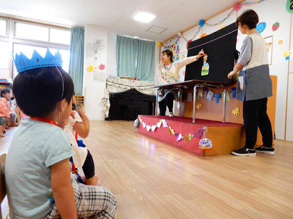 サンタリーベ保育園-5月お誕生日会